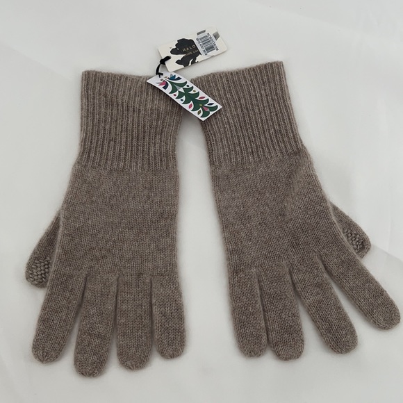 Halogen NWT 100% Cashmere Gloves, Beanie, and Scarf Beige Combo Bundle - Picture 3 of 7